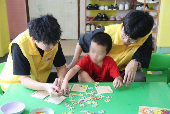 温暖守护点亮慢天使之光(图2)