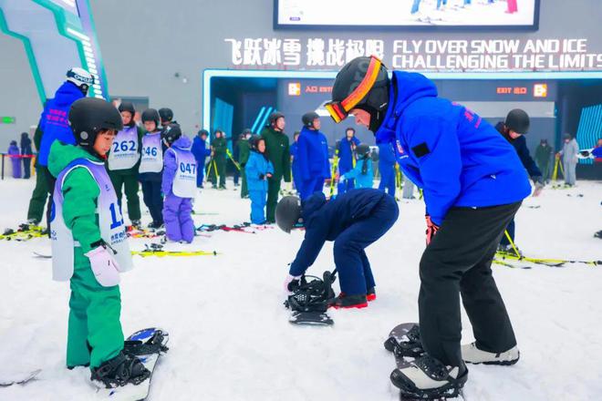 冰雪头条：武汉城建集团打造、热雪奇迹运营华中最大室内滑雪场正式开业(图3)