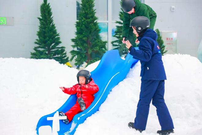 冰雪头条：武汉城建集团打造、热雪奇迹运营华中最大室内滑雪场正式开业(图12)