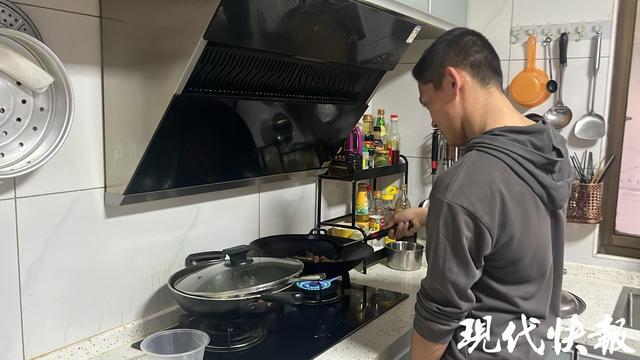 脑瘫儿苦练十多年成健身教练：别人做到的我也能(图5)