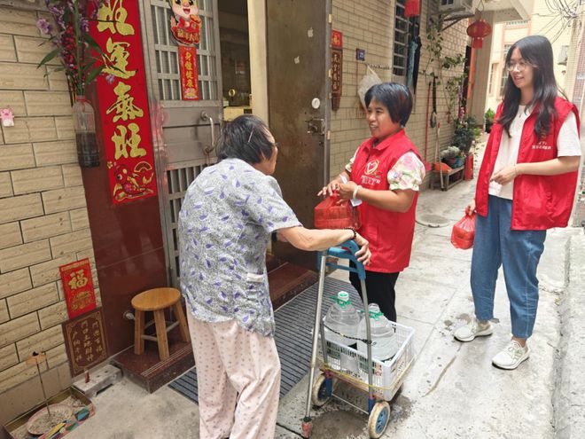 【选调风采（21）】扎根乡土情深处心系民生冷暖间！选调生在基层一线以实际行动关爱群众(图3)