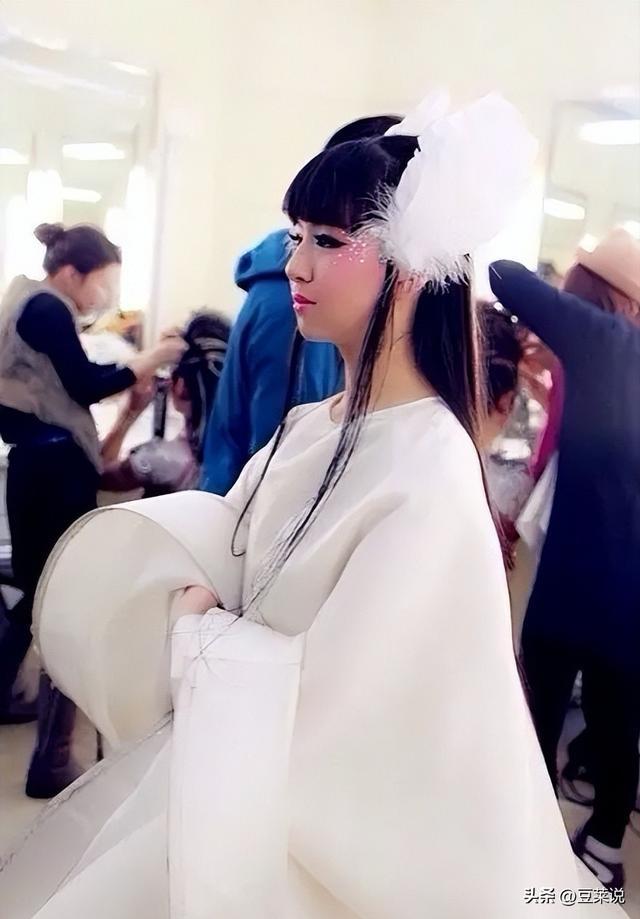 有种“整容”叫长大10年前一转成名的小彩旗如今像换个人(图2)