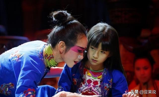 有种“整容”叫长大10年前一转成名的小彩旗如今像换个人(图5)