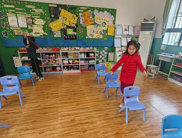 西安市灞桥区常家湾幼儿园大班室内体能游戏纪实(图4)