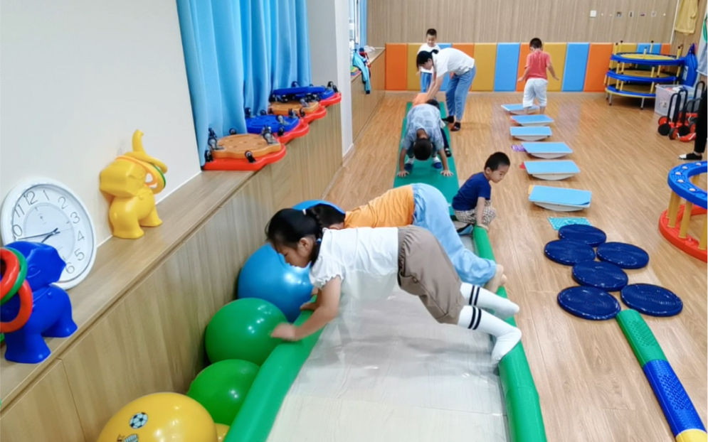 揭秘“社会体能教练”：如何引领青少年健身新潮流(图1)