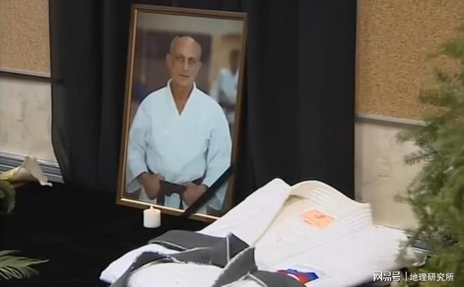 普京：从“问题少年”到成为俄罗斯总统柔道恩师改变了他的人生(图3)