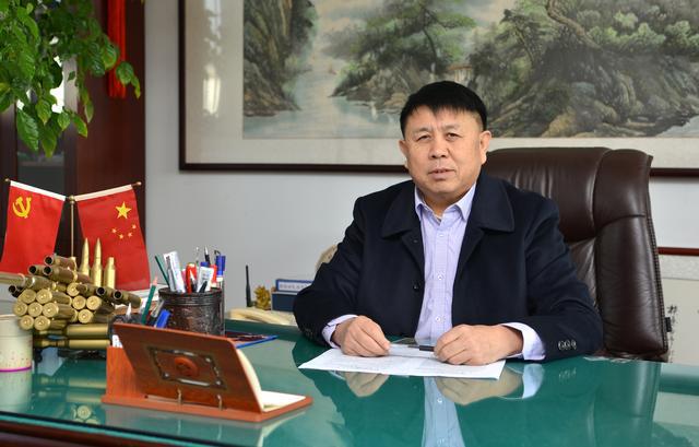 助人为乐道德模范宋文章：像雷锋一样温暖他人(图1)