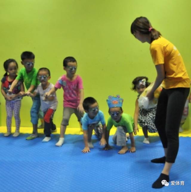 儿童运动游戏：培育未来小骑士的快乐时光(图1)