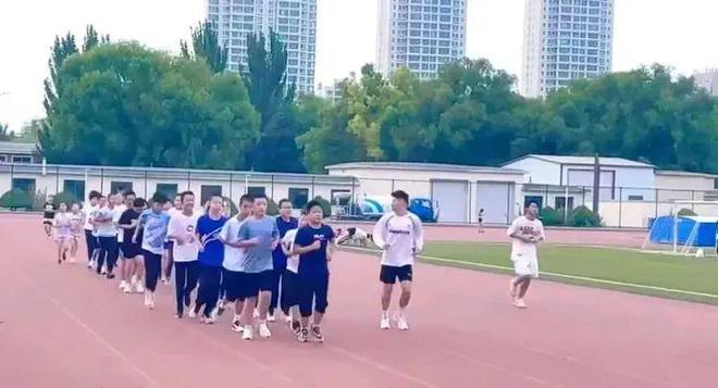 家长如何挑选正规体育培训机构？(图2)