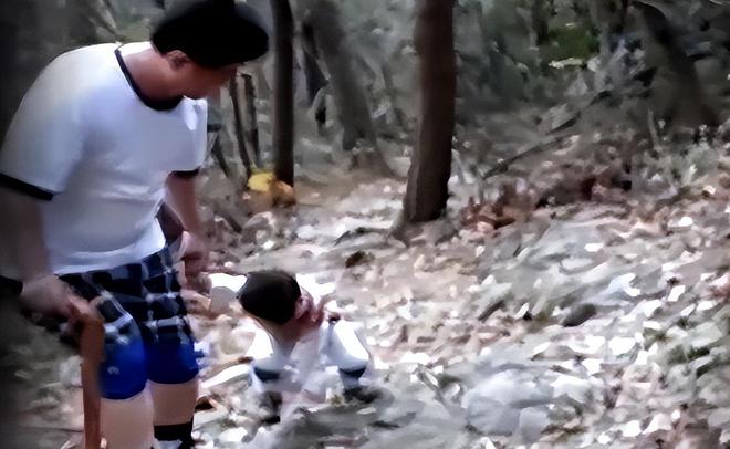11年前被父亲强迫在零下13度雪地裸跑的3岁小男孩现在如何(图9)