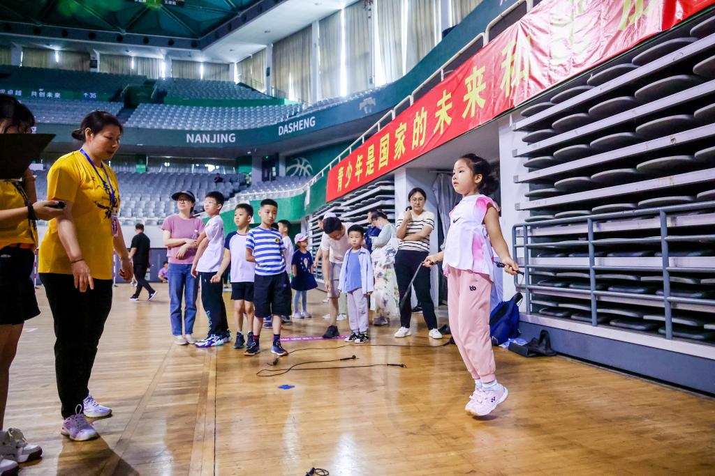 体育场馆“老先进”的“孩子经”(图3)