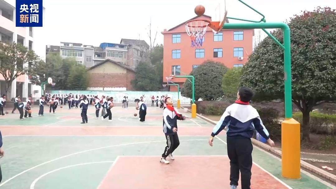 “运动后写作业再也不发脾气了” AI赋能体育课 看小孩哥神回复(图5)