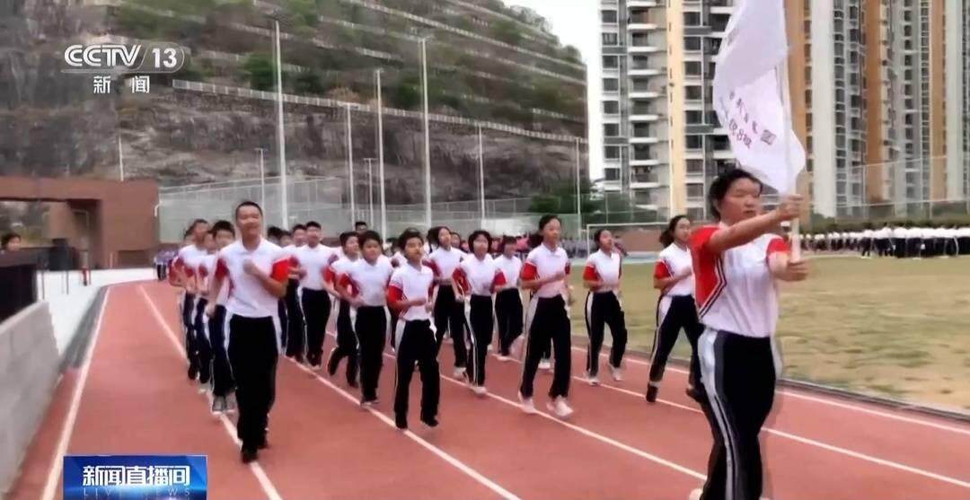 “运动后写作业再也不发脾气了” AI赋能体育课 看小孩哥神回复(图16)