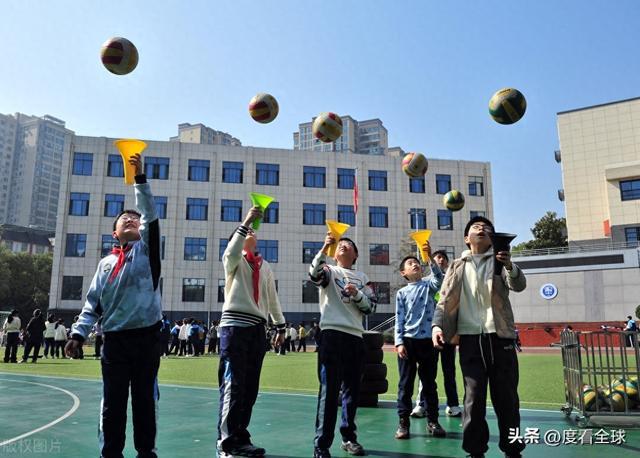 15分钟课间新玩法！宜昌秭归小学让孩子动起来快乐成长不是梦！(图1)