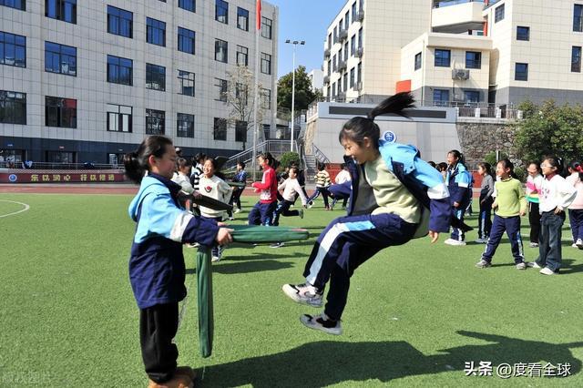 15分钟课间新玩法！宜昌秭归小学让孩子动起来快乐成长不是梦！(图9)