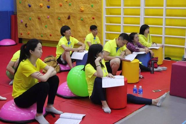 体育教育青少年的健康永远是“1”(图1)