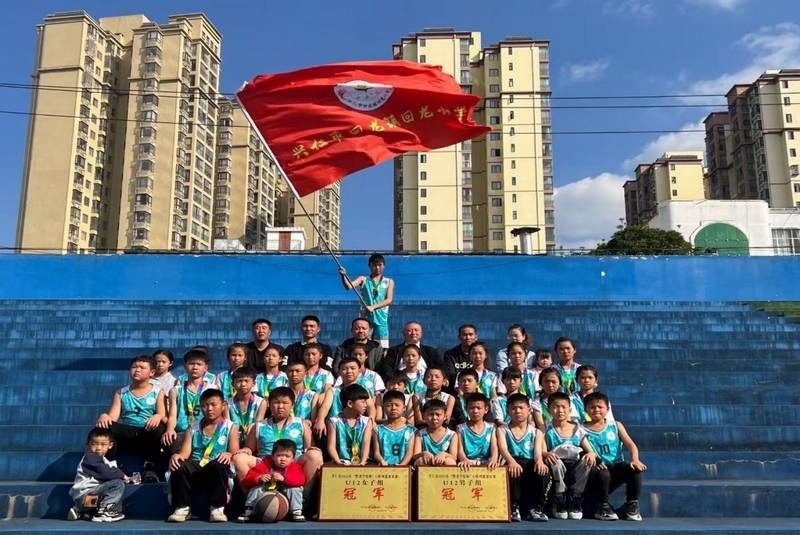 陈明：用“小篮球”托起乡村孩子“大梦想”(图3)