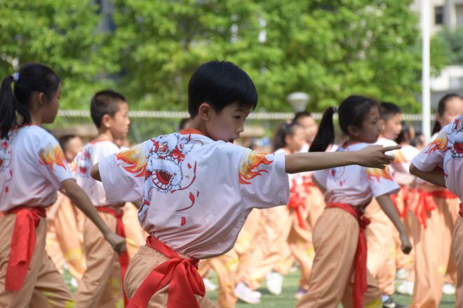 江门中小学“体育十条”来了：让孩子动起来体质强起来！(图2)
