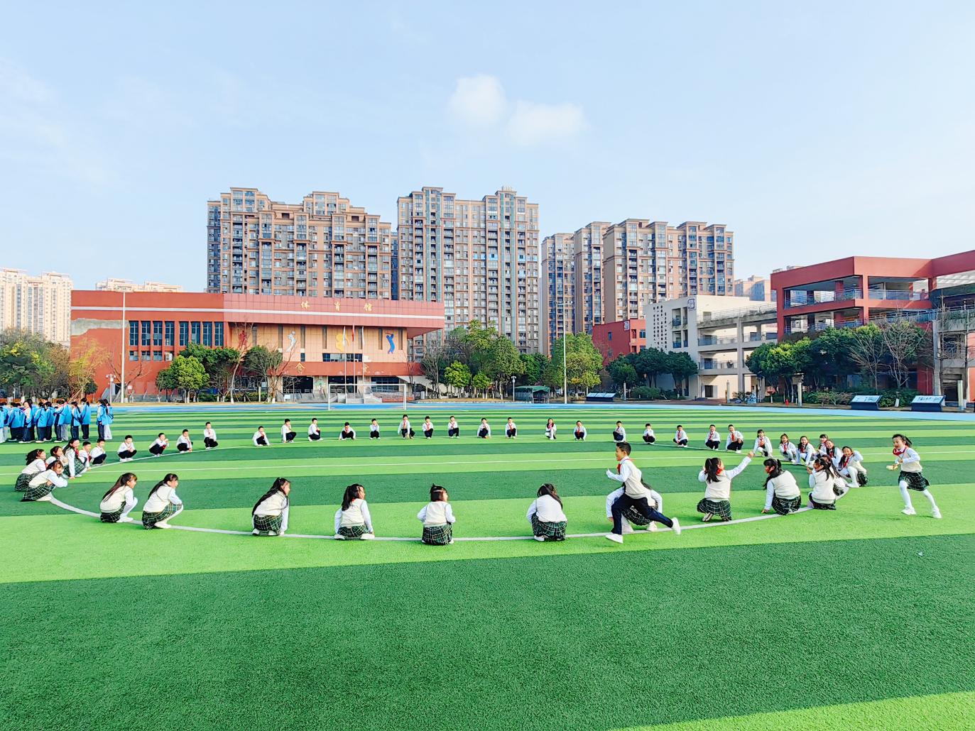 创新体育教育 上好体育课 成都高新区全面推进“中小学生每天综合活动时间不低于2小时”(图9)