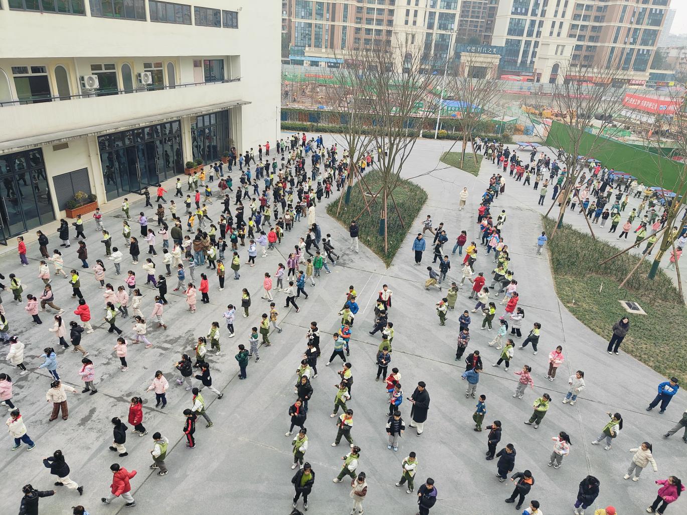 创新体育教育 上好体育课 成都高新区全面推进“中小学生每天综合活动时间不低于2小时”(图15)