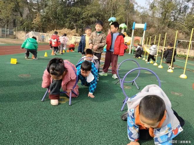 玩转体能 快乐循环——诸暨市浣东街道五一幼儿园体能大循环活动(图5)