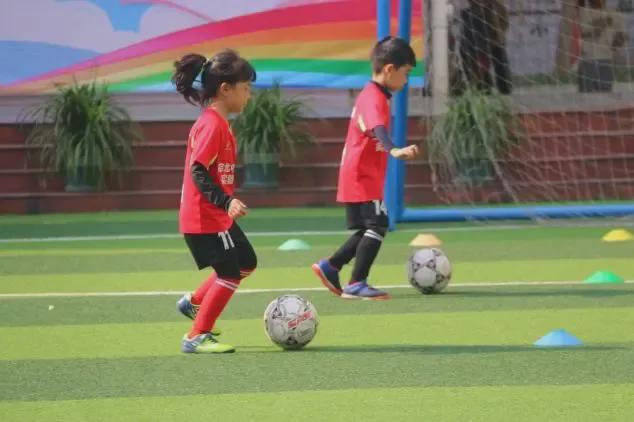中小学综合体育活动不低于2小时天兑现了吗？体育活动课上都干些啥？(图5)