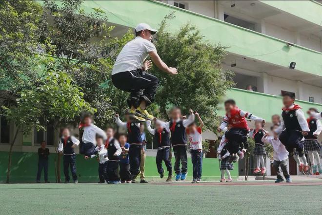 中小学综合体育活动不低于2小时天兑现了吗？体育活动课上都干些啥？(图10)