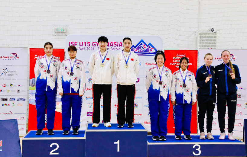 世界级比赛！乐山女孩勇夺2金(图2)