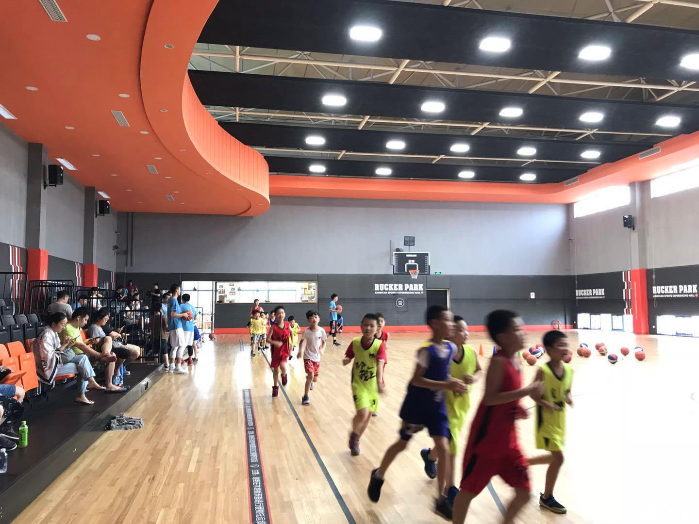 少儿运动培训课件pptx(图1)