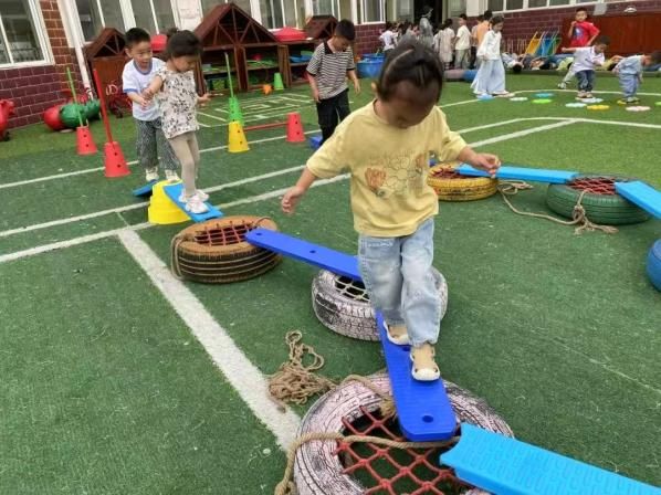玩转体能 乐享循环——阜阳市颍东区插花镇闸南幼儿园开展幼儿体能训练活动(图6)