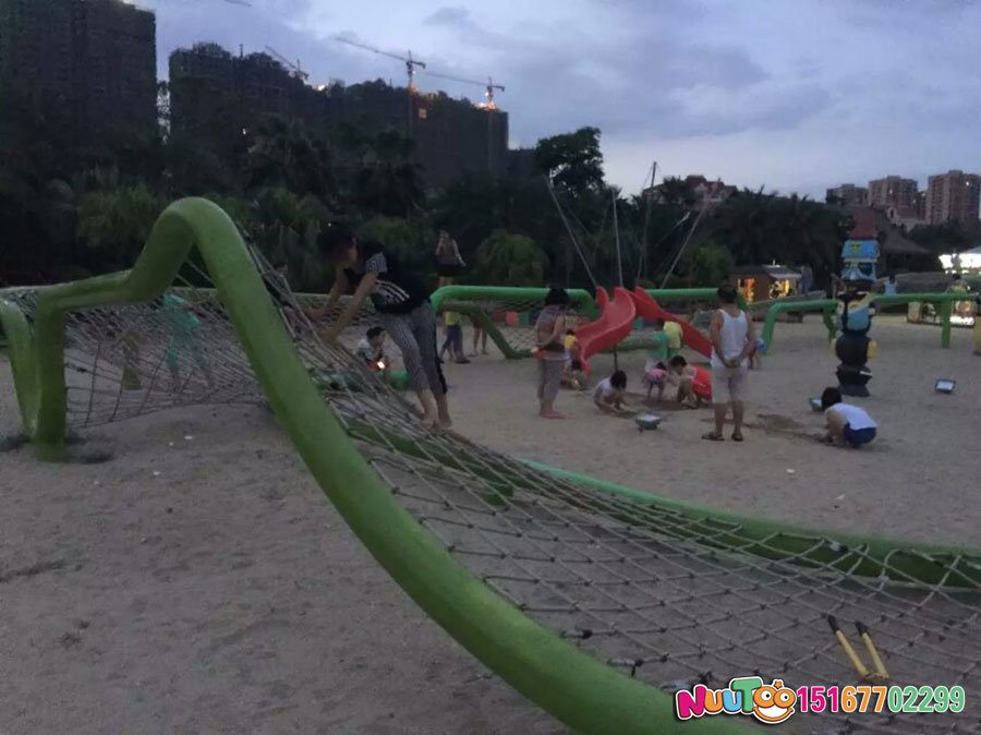 这项“飞檐走壁”运动升温！很多小学生在练有场馆称排课要等三个月(图1)