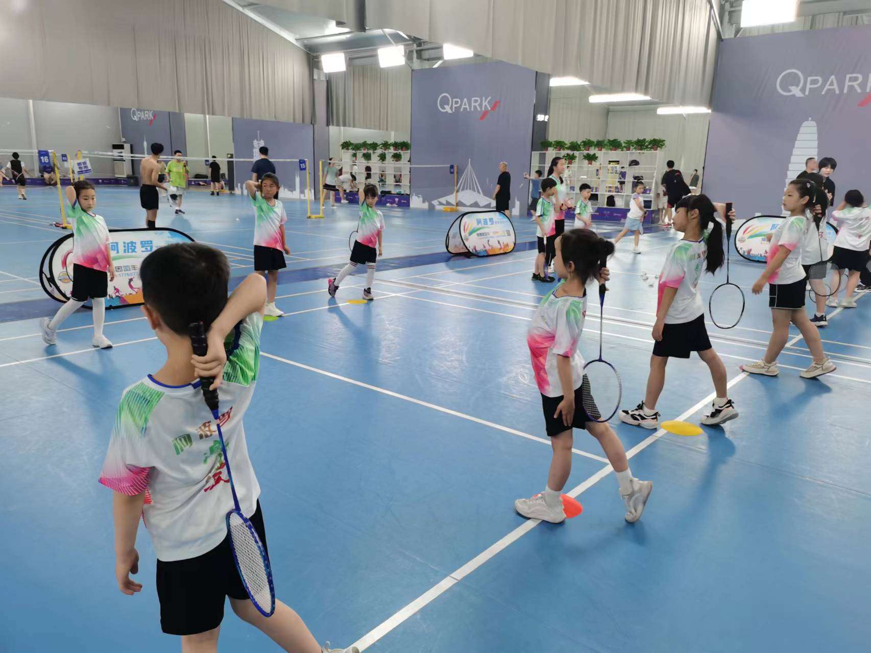 郑州少儿羽毛球培训(图1)