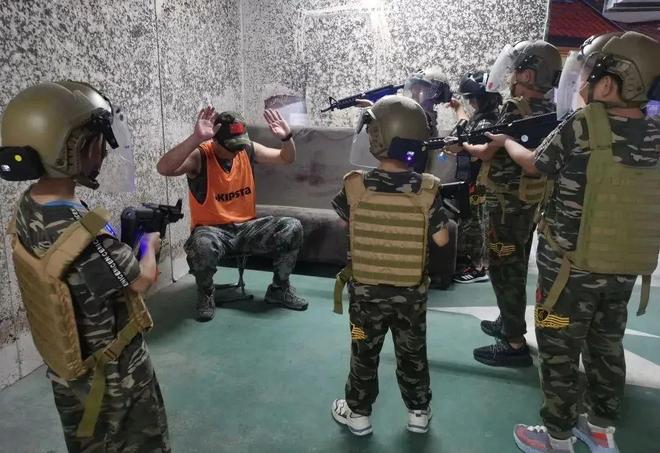 天津家长必看！天津娃变身战场指挥官！5天特种兵营：扛真感激光枪·夺旗解人质·练就钢铁意志(图4)