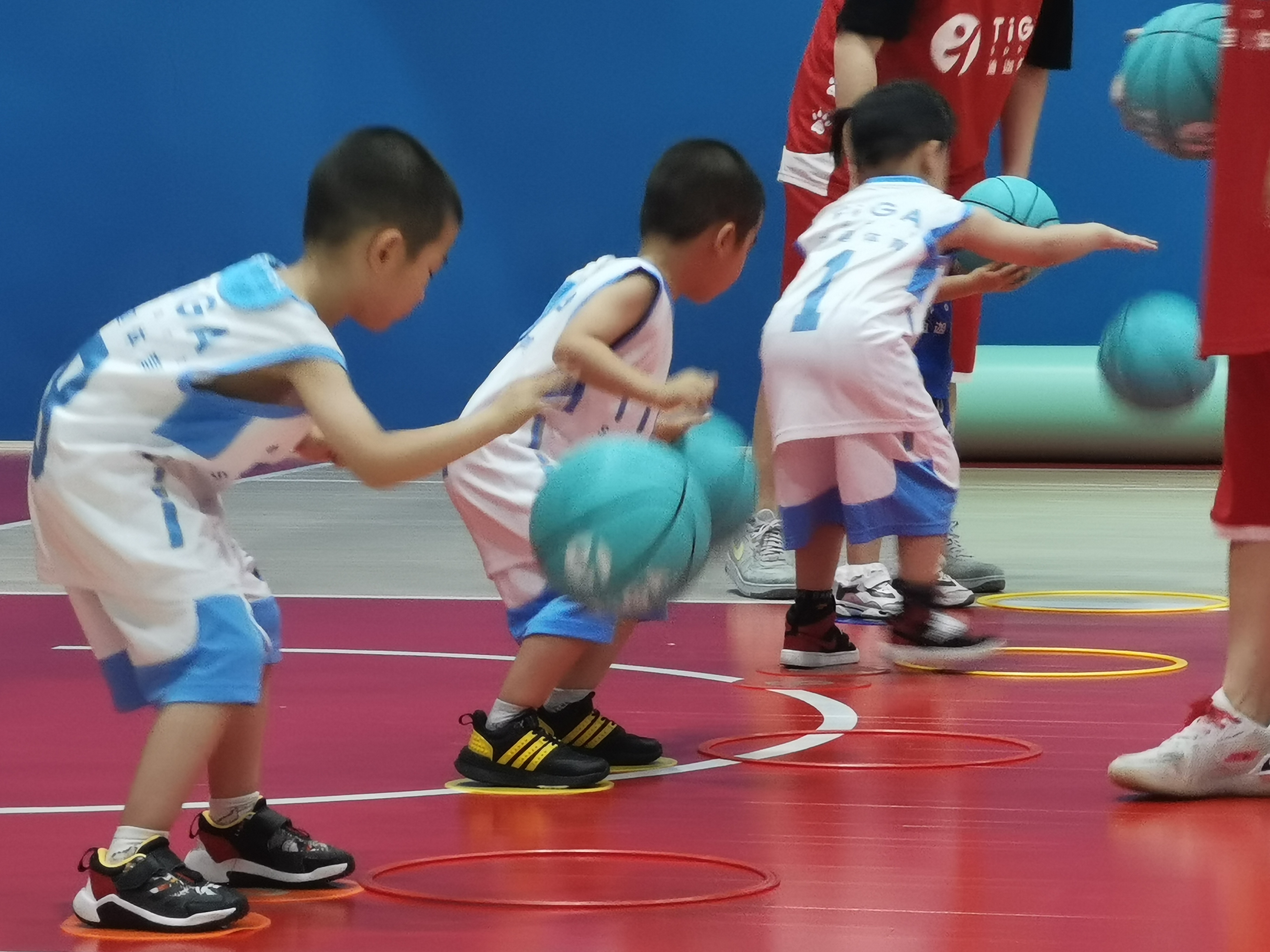 河北广宗：暑假体育培训助力中小学生健康成长(图1)