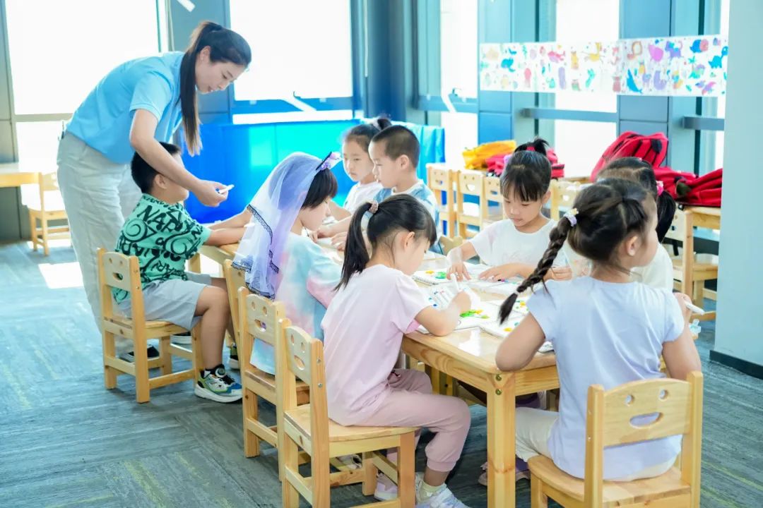 “亦家亲”暑期托管为职工幸福家庭保驾护航(图1)