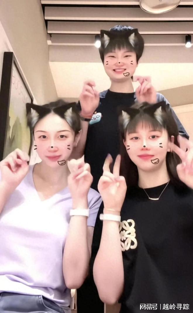 国乒新动态：陈幸同钱天一快乐跳手势舞马琳在机场和小朋友合影(图1)