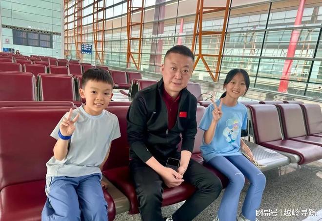国乒新动态：陈幸同钱天一快乐跳手势舞马琳在机场和小朋友合影(图7)