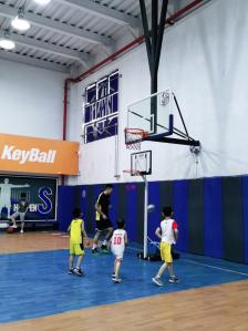 “首钢杯”京津冀青少年精英篮球邀请赛开幕 千名篮球小将逐梦首钢园(图1)