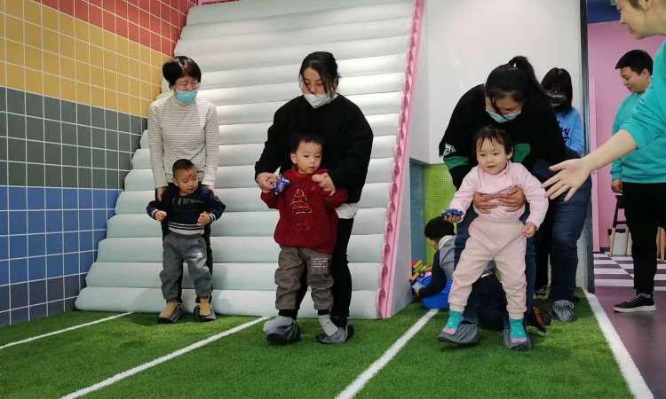 “我的41岁滑冰老师竟然是冬奥会运动员”(图1)