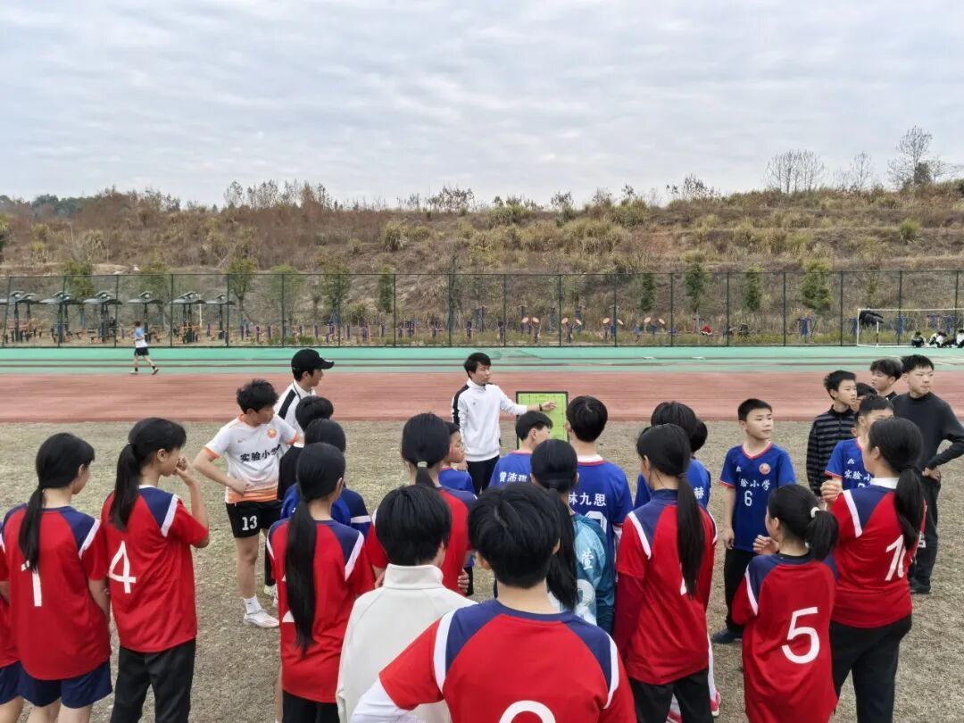 绿茵逐梦 铿锵绽放 ——浦城县女子足球队全力备战省十八届运动会(图5)
