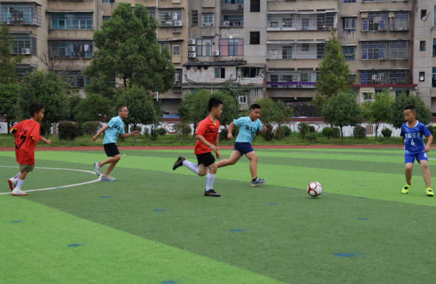 “足”梦绿茵湖南新邵校园足球“湘”当精彩(图3)