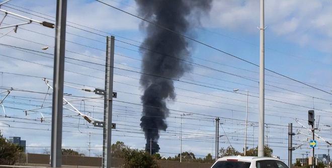 787人遇难！美国3小时发6条撤离令以出动陆军特朗普抱怨英国(图11)