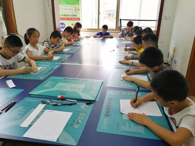 贵州多地儿童之家建设运营推进开展托管辅导等多项便民服务(图1)